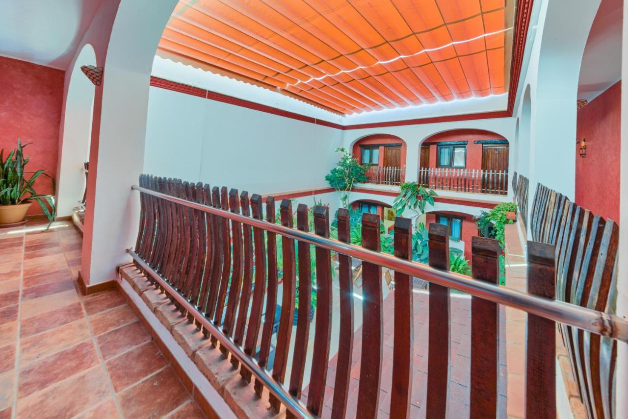 Hotel Pozo Rey *